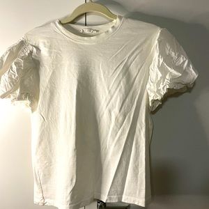 Puff sleeve tshirt. Zara.